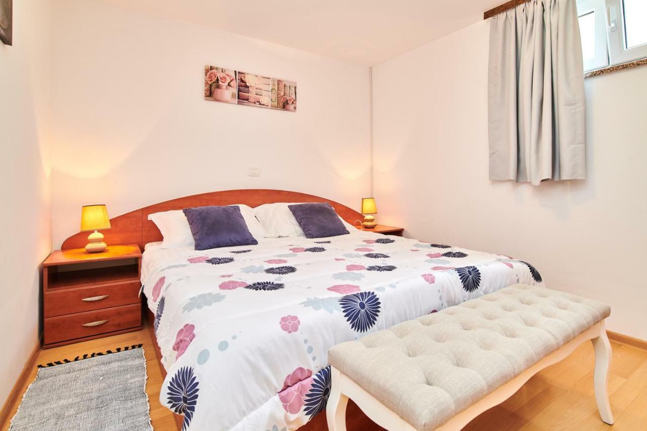 Apartmán App Sverko Vilanija Exteriér fotografie